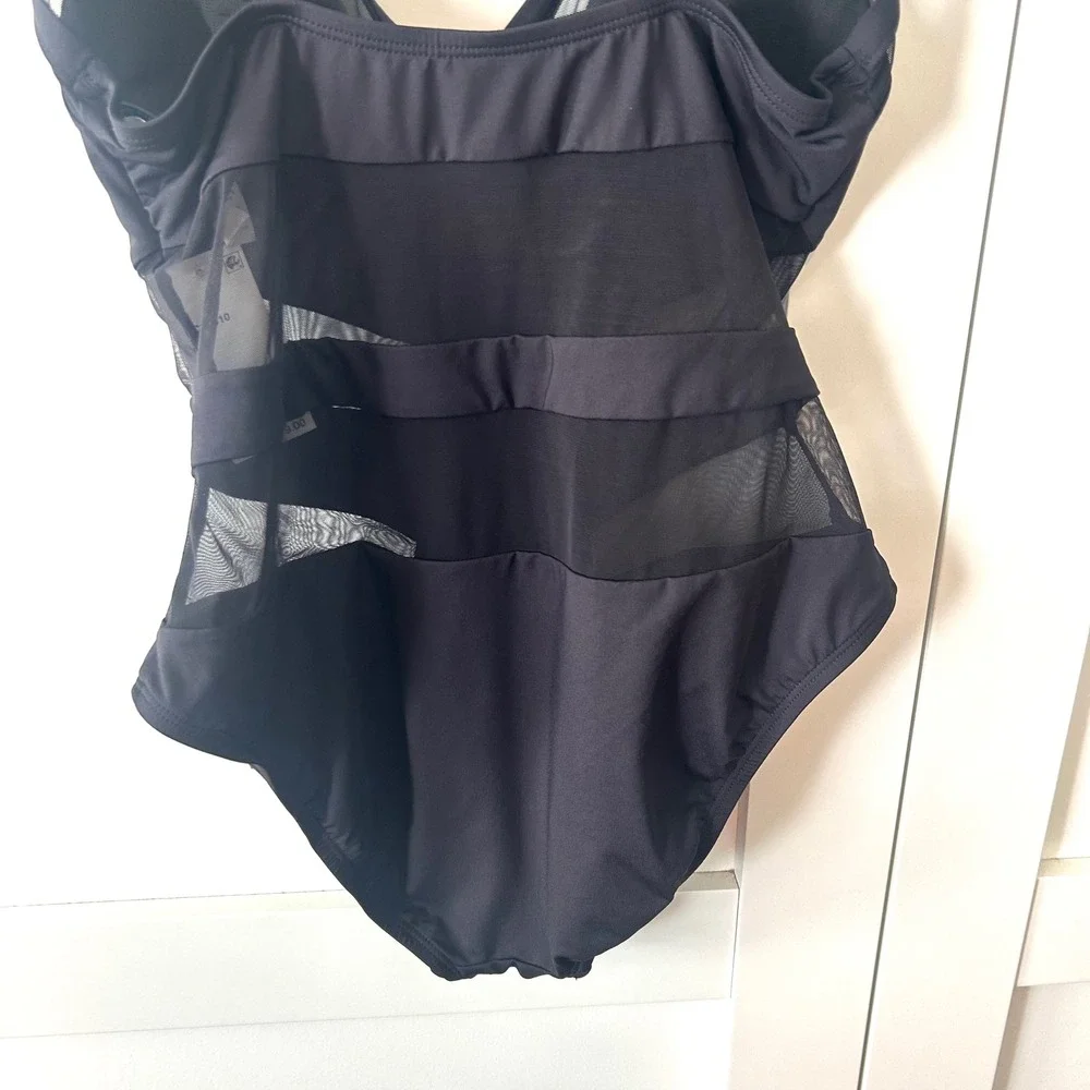 NWT Kenneth Cole Women's Black Mesh Detail One Piece Swimsuit in Size‎ M